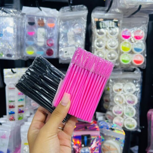Brosses Jetables pour Mascara / Extension de Cils – Roses et Noires