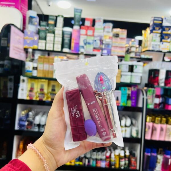 Kit maquillage Stay Matte – Ruj, Beauty Blender & Gloss