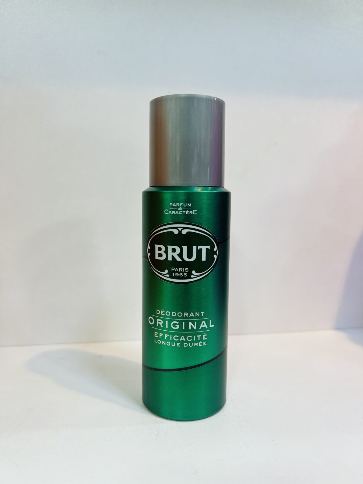 🧔‍♂️ BRUT – Le déodorant des hommes qui s’affirment 💥
Puissant. Élégant. Inoubliable.
Le déodorant BRUT est bien plus qu’une protection :
c’est une signature olfactive masculine 🖤
🛡️ Protection 48h – même dans l’action
🌬️ Fraîcheur intense – sans compromis
🧴 Parfum authentique et viril – reconnaissable entre mille
🚫 Sans sels d’aluminium – respect de la peau
Que vous soyez au bureau, à la salle ou en rendez-vous...
BRUT vous accompagne. Toujours. – Image 1