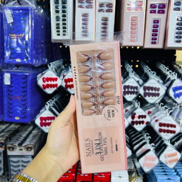 Press-On Nails – La Fraînshe