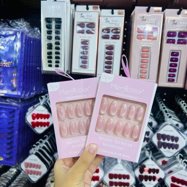 Press-On Nails – Modèle "Cut Eye"